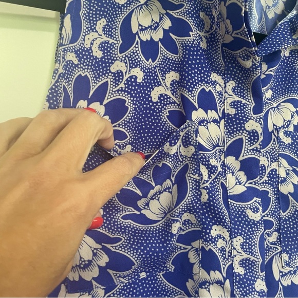 Ann Taylor Blue Floral Sleeveless Blouse - Picture 4 of 11